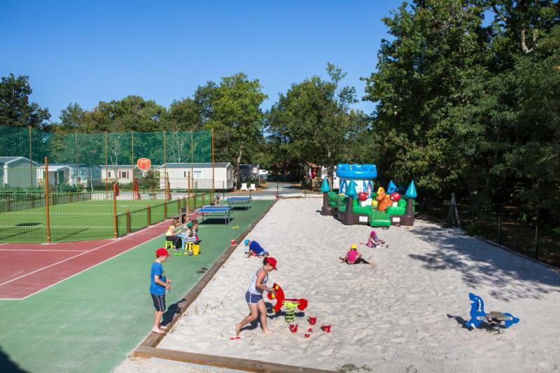Camping Officiel Siblu Domaine De Soulac Exterior photo